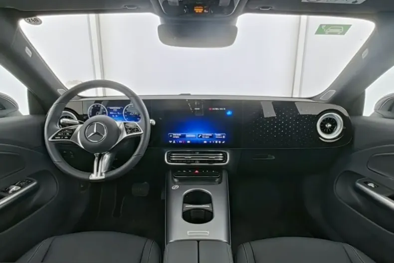 Mercedes-Benz CLA 250 (Clasa CLA) din 2025 cu 22.356 km - oferta MER249377 - foto 7