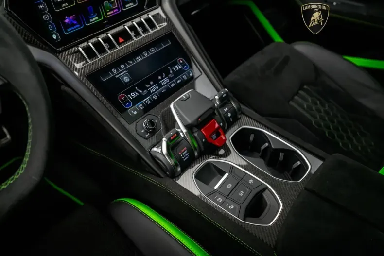 Lamborghini Urus din 2025 cu 6.964 km - oferta LAM249379 - foto 40