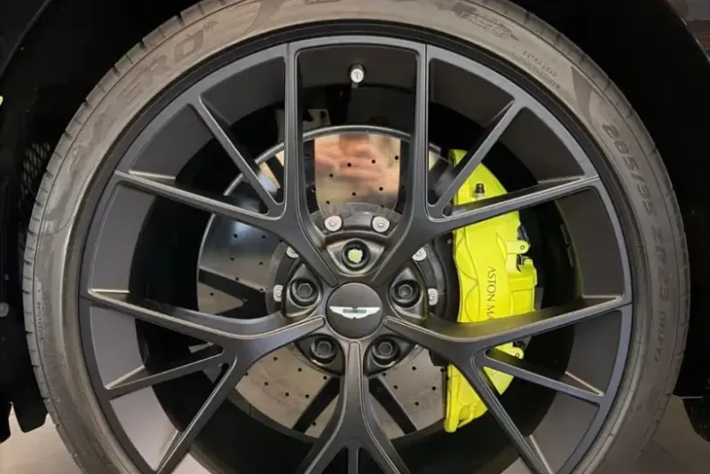 Aston Martin DBX din 2025 cu 17.000 km - oferta AST249392 - foto 18