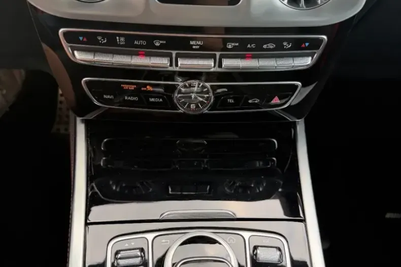 Mercedes-Benz G 63 AMG (Clasa G) din 2023 cu 5.000 km - oferta MER249396 - foto 12