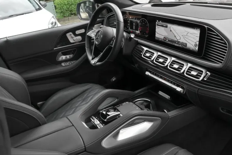 Mercedes-Benz GLS 600 (Clasa GLS) din 2024 cu 12.035 km - oferta MER249399 - foto 4