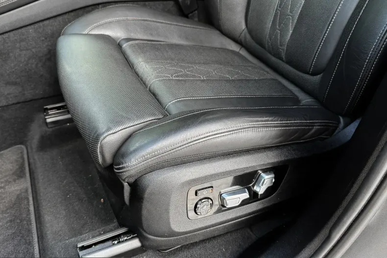 BMW X7 (Seria X) din 2023 cu 59.829 km - oferta BMW249403 - foto 18