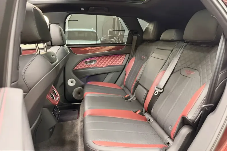 Bentley Bentayga din 2025 cu 5.500 km - oferta BEN249411 - foto 37