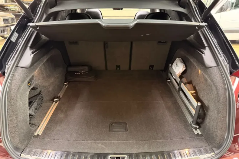 Bentley Bentayga din 2025 cu 5.500 km - oferta BEN249411 - foto 45