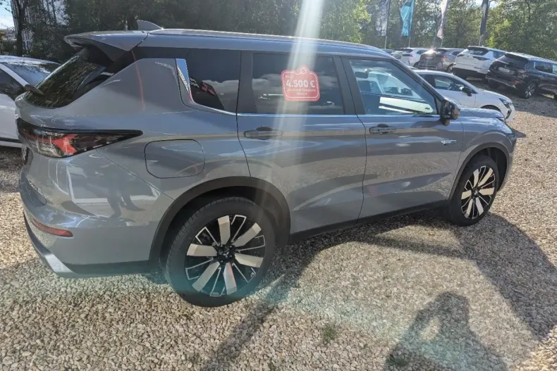 Mitsubishi Outlander din 2025 cu 7.270 km - oferta MIT249412 - foto 7