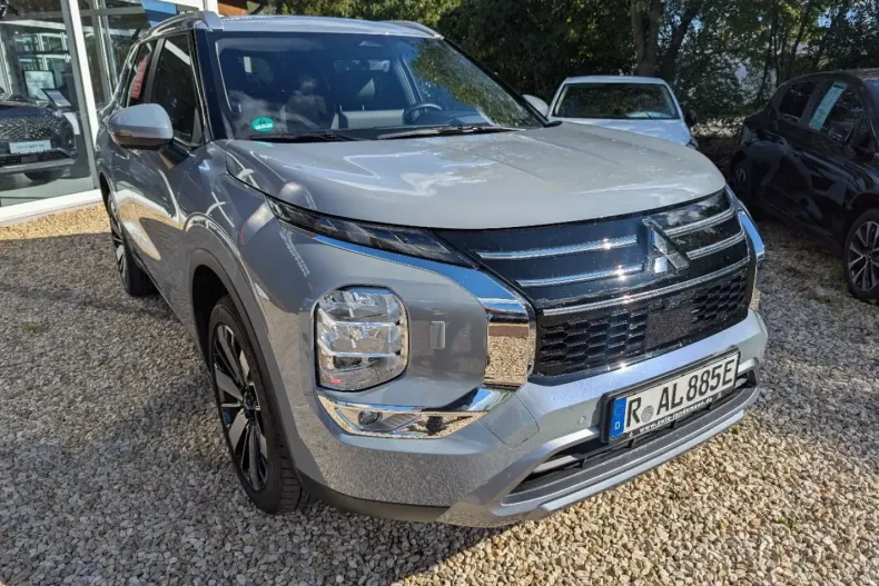 Mitsubishi Outlander din 2025 cu 7.270 km - oferta MIT249412 - foto 9
