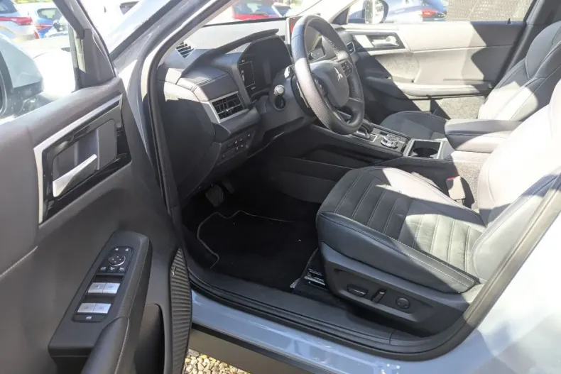 Mitsubishi Outlander din 2025 cu 7.270 km - oferta MIT249412 - foto 11
