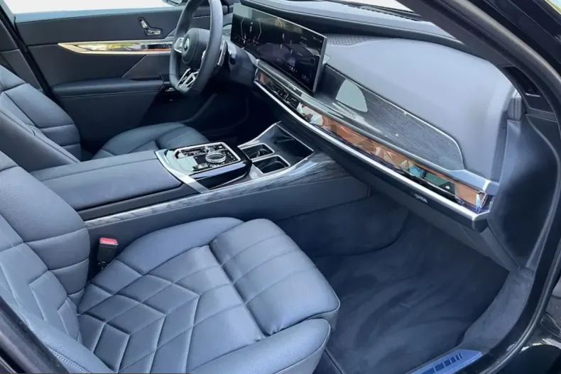 BMW 740 (Seria 7) din 2025 cu 17.900 km - oferta BMW249416 - foto 15