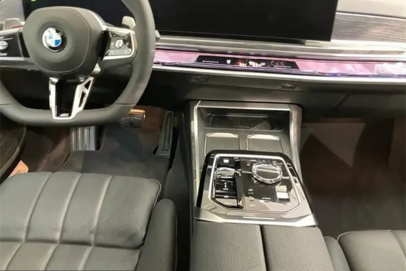 BMW 740 (Seria 7) din 2025 cu 17.900 km - oferta BMW249416 - foto 27