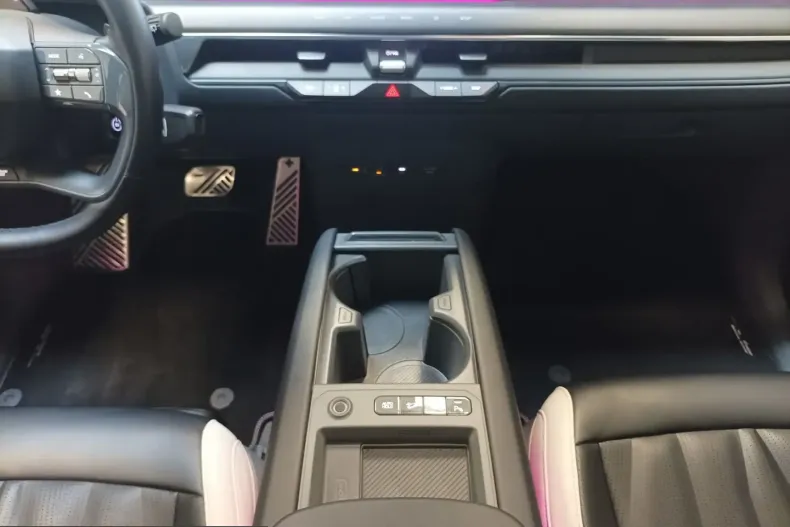 Kia EV9 din 2024 cu 23.214 km - oferta KIA249418 - foto 13