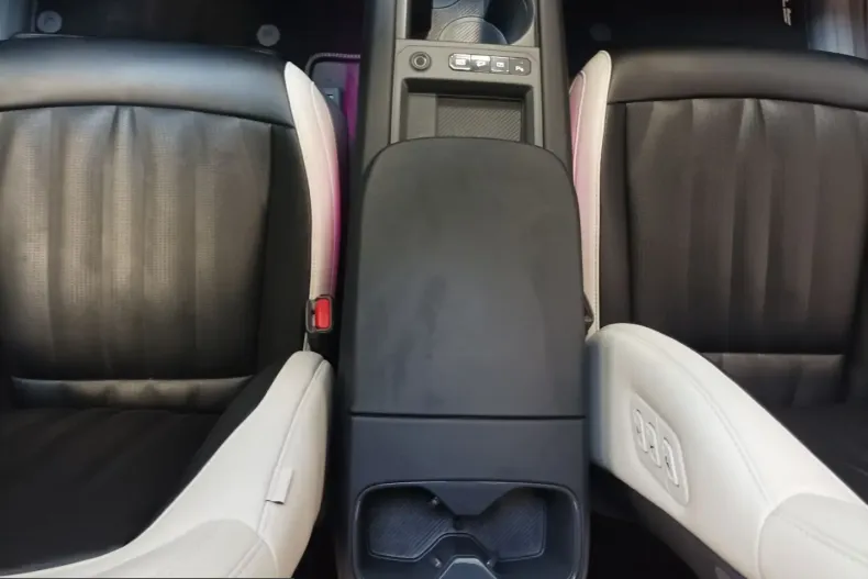 Kia EV9 din 2024 cu 23.214 km - oferta KIA249418 - foto 16