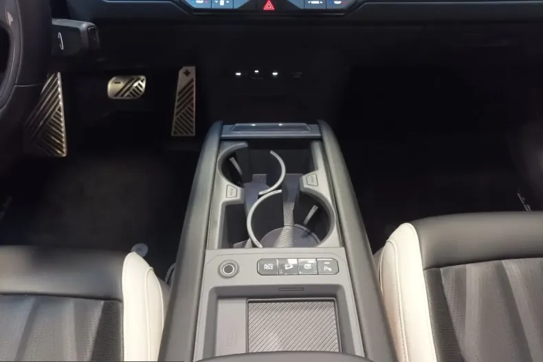 Kia EV9 din 2025 cu 19.543 km - oferta KIA249419 - foto 14