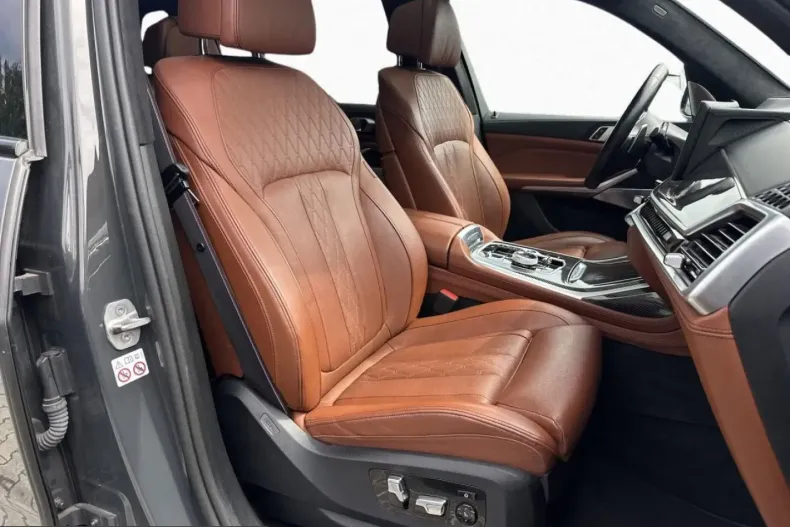 BMW X7 (Seria X) din 2023 cu 77.843 km - oferta BMW249437 - foto 14