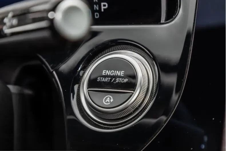 Mercedes-Benz E 220 (Clasa E) din 2025 cu 21.312 km - oferta MER249439 - foto 11