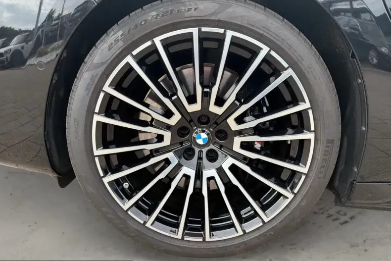 BMW 750 (Seria 7) din 2025 cu 39.475 km - oferta BMW249440 - foto 12