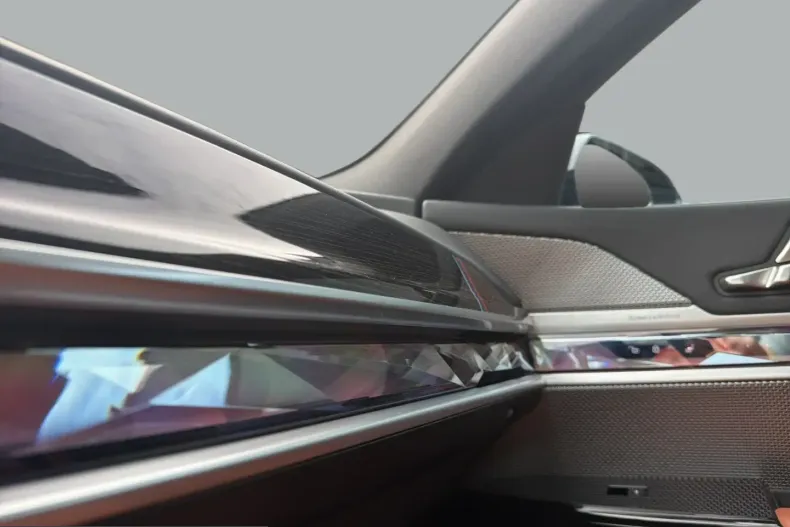 BMW 750 (Seria 7) din 2025 cu 39.475 km - oferta BMW249440 - foto 28