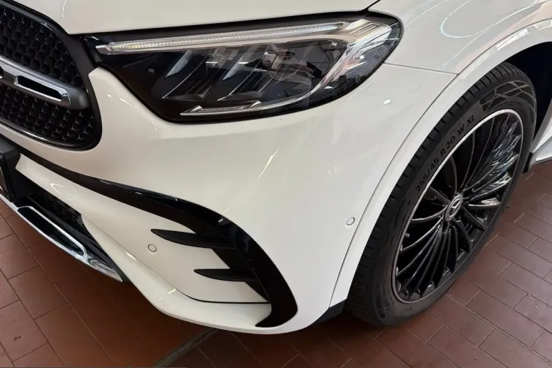 Mercedes-Benz GLC 300 (Clasa GLC) din 2023 cu 53.700 km - oferta MER249453 - foto 6