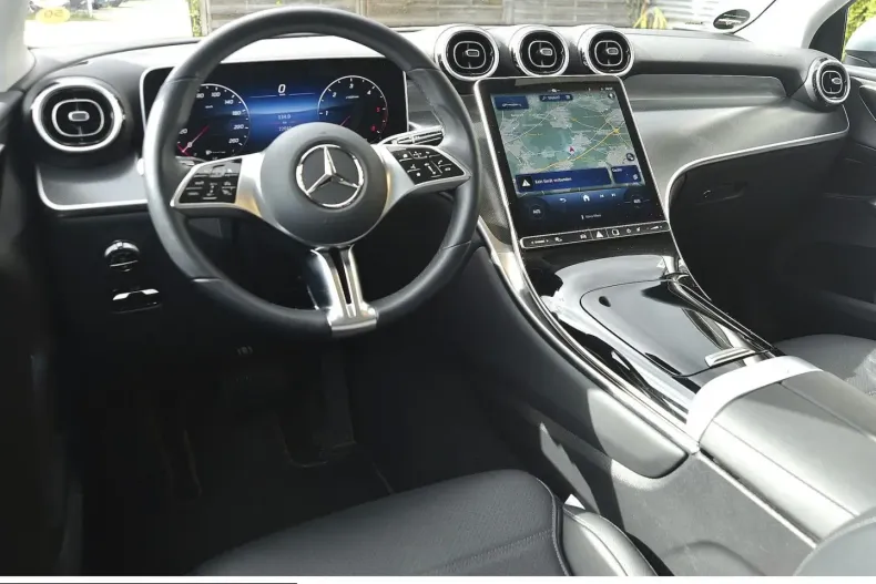 Mercedes-Benz GLC 300 (Clasa GLC) din 2025 cu 22.028 km - oferta MER249457 - foto 19