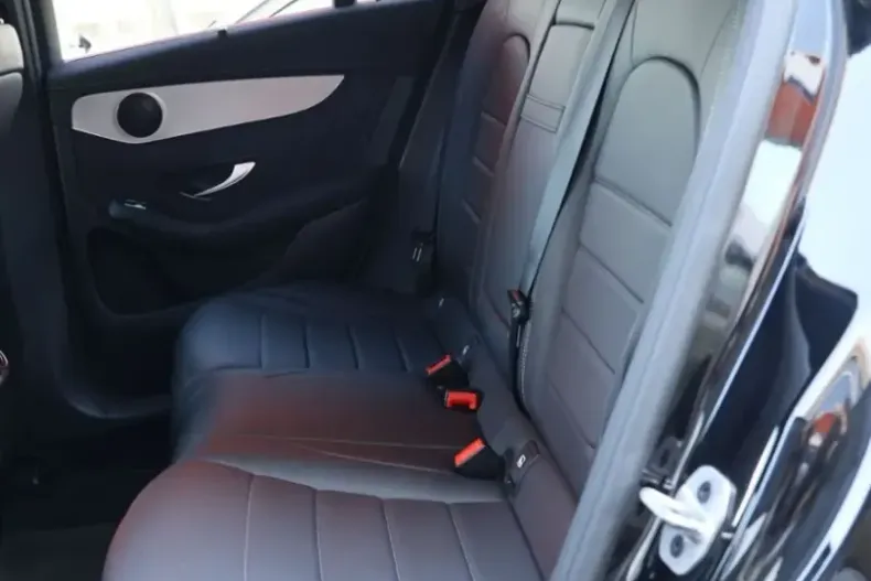 Mercedes-Benz GLC 300 (Clasa GLC) din 2023 cu 27.569 km - oferta MER249460 - foto 16