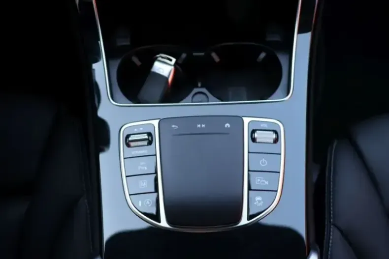 Mercedes-Benz GLC 300 (Clasa GLC) din 2023 cu 27.569 km - oferta MER249460 - foto 27