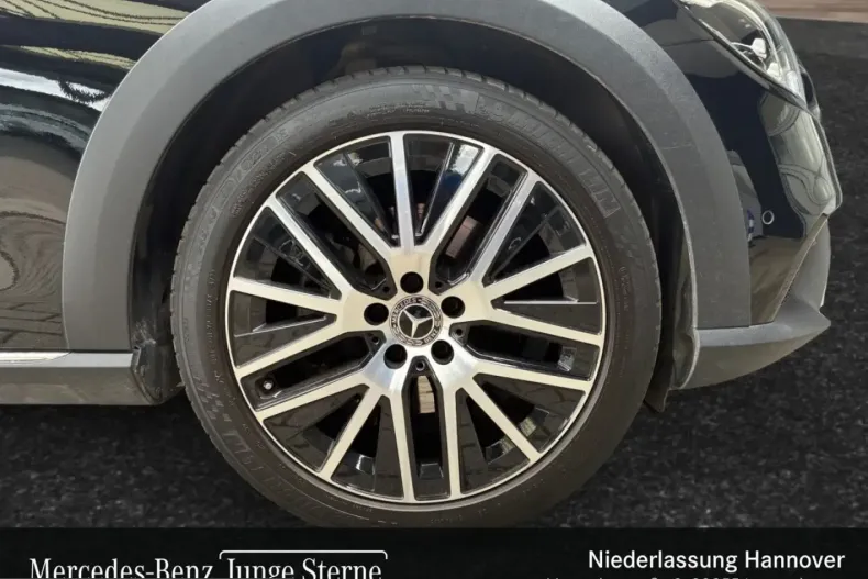 Mercedes-Benz E 220 (Clasa E) din 2023 cu 79.293 km - oferta MER249471 - foto 5