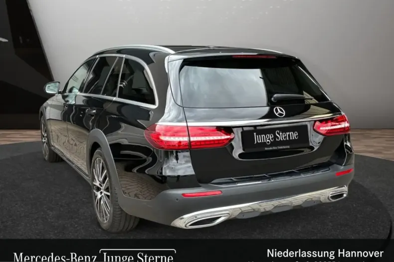 Mercedes-Benz E 220 (Clasa E) din 2023 cu 79.293 km - oferta MER249471 - foto 8