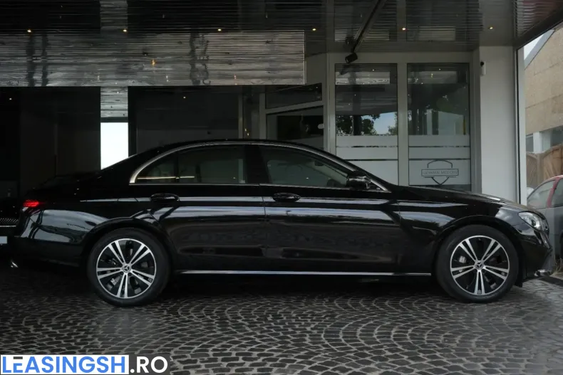 Mercedes-Benz E 400 (Clasa E) din 2023 cu 48.003 km - oferta MER249472 - foto 2