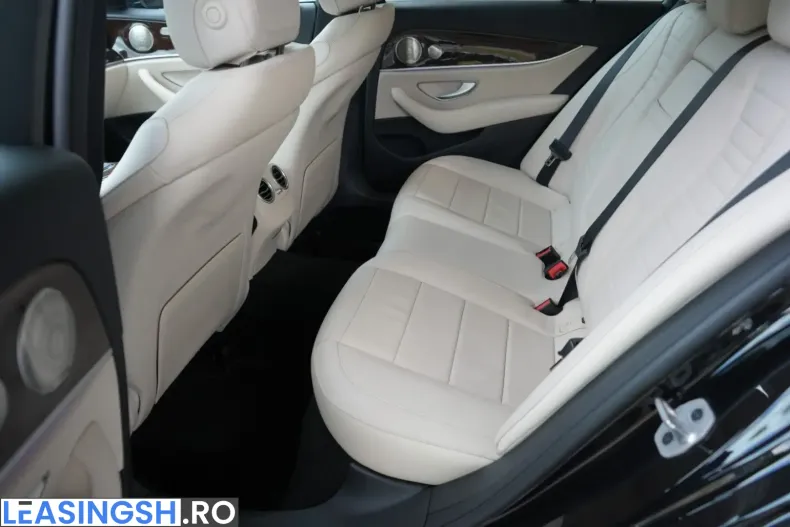 Mercedes-Benz E 400 (Clasa E) din 2023 cu 48.003 km - oferta MER249472 - foto 13