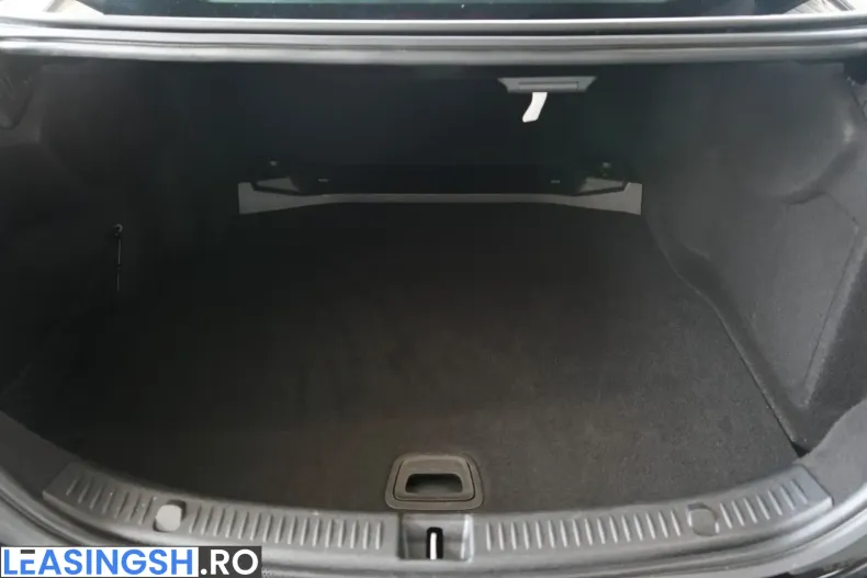 Mercedes-Benz E 400 (Clasa E) din 2023 cu 48.003 km - oferta MER249472 - foto 16