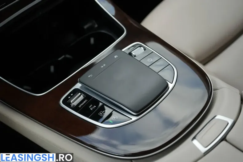 Mercedes-Benz E 400 (Clasa E) din 2023 cu 48.003 km - oferta MER249472 - foto 23