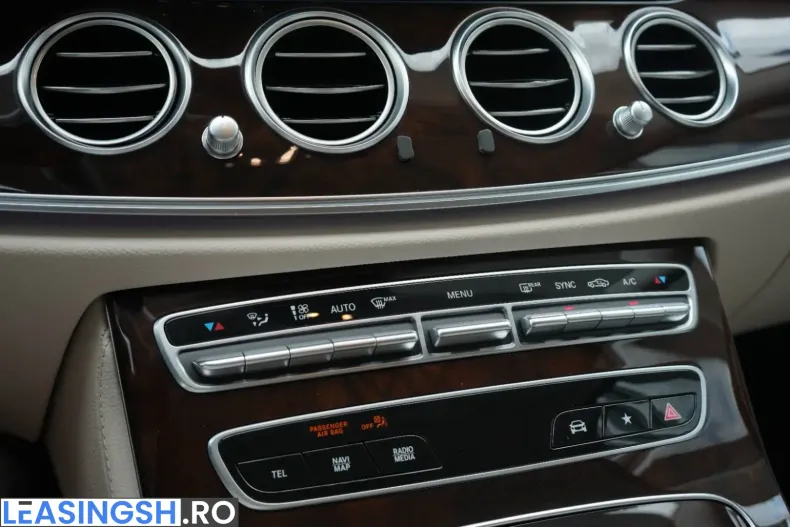 Mercedes-Benz E 400 (Clasa E) din 2023 cu 48.003 km - oferta MER249472 - foto 34
