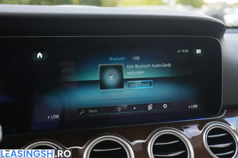 Mercedes-Benz E 400 (Clasa E) din 2023 cu 48.003 km - oferta MER249472 - foto 36
