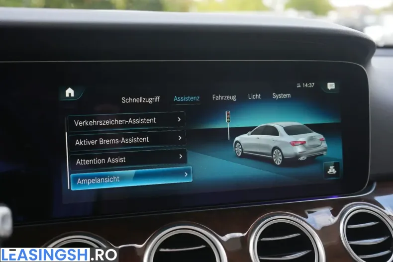 Mercedes-Benz E 400 (Clasa E) din 2023 cu 48.003 km - oferta MER249472 - foto 41