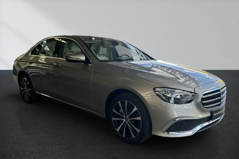 Mercedes-Benz E 300 (Clasa E) din 2022 cu 53.060 km - oferta MER249474 - foto 3