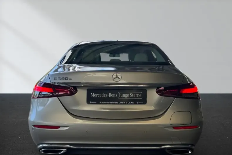 Mercedes-Benz E 300 (Clasa E) din 2022 cu 53.060 km - oferta MER249474 - foto 7