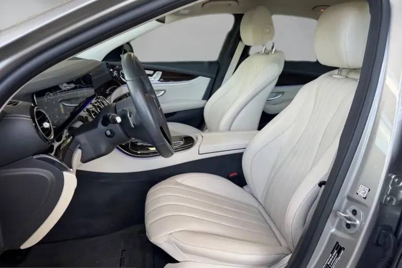 Mercedes-Benz E 300 (Clasa E) din 2022 cu 53.060 km - oferta MER249474 - foto 9
