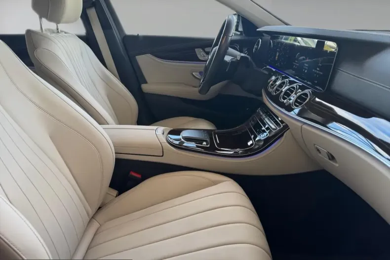 Mercedes-Benz E 300 (Clasa E) din 2022 cu 53.060 km - oferta MER249474 - foto 10