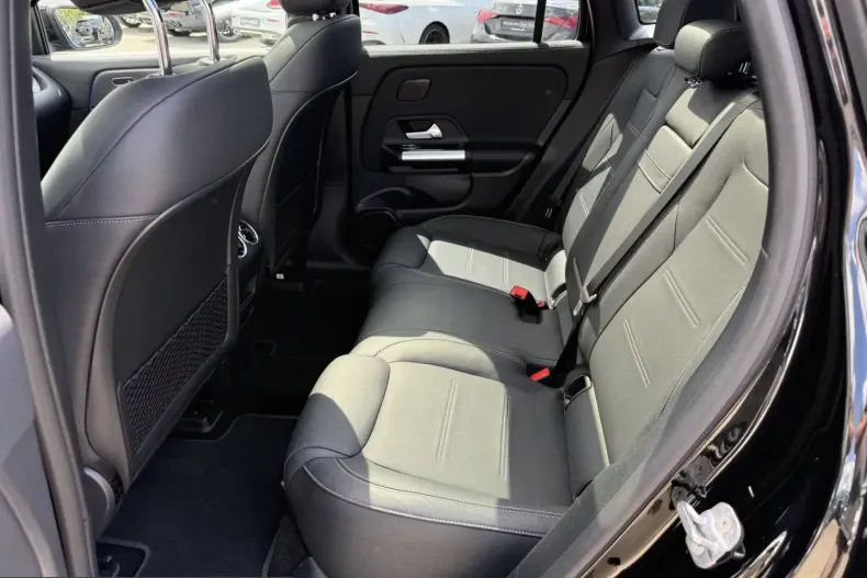 Mercedes-Benz EQA (Clasa GLA) din 2023 cu 33.448 km - oferta MER249491 - foto 9