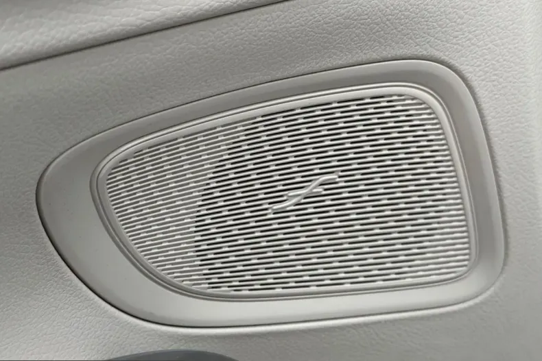 Mercedes-Benz C 200 (Clasa C) din 2023 cu 78.810 km - oferta MER249498 - foto 11