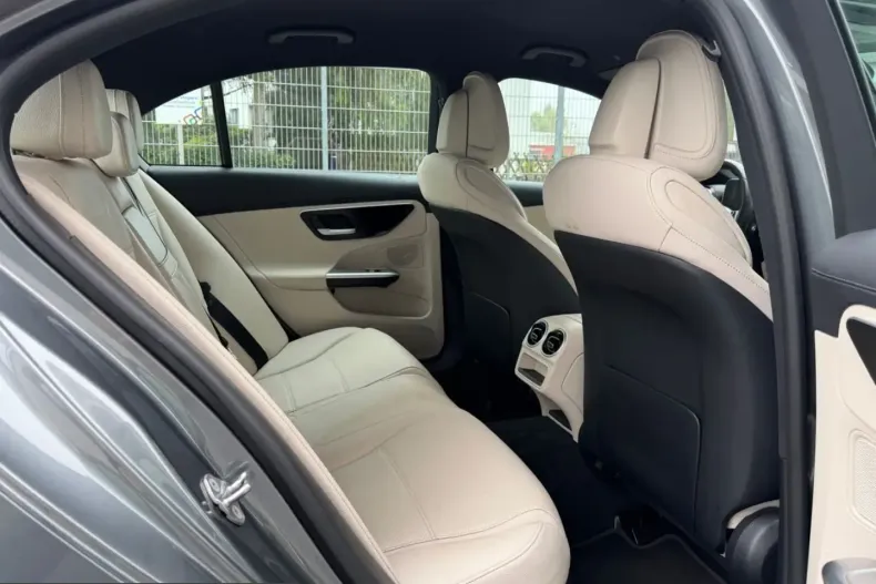 Mercedes-Benz C 200 (Clasa C) din 2023 cu 78.810 km - oferta MER249498 - foto 19