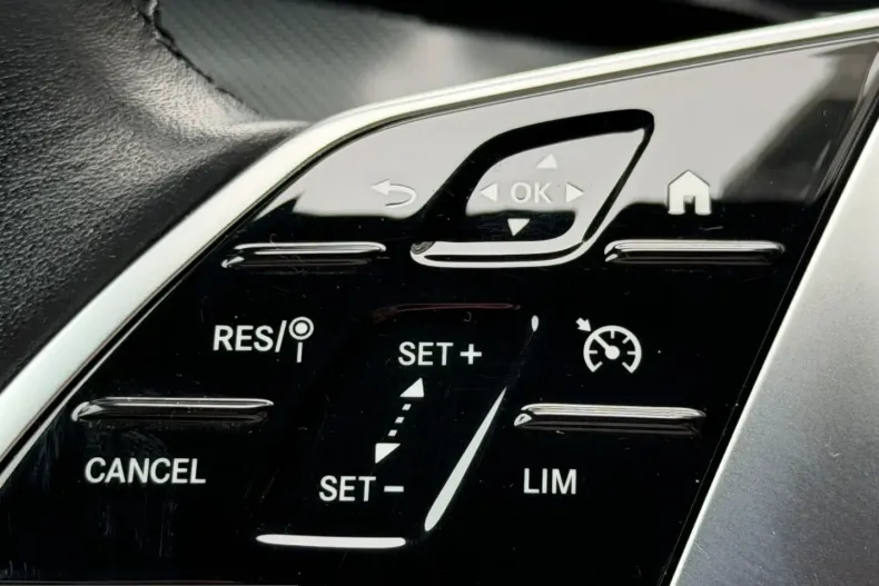 Mercedes-Benz C 200 (Clasa C) din 2023 cu 78.810 km - oferta MER249498 - foto 22