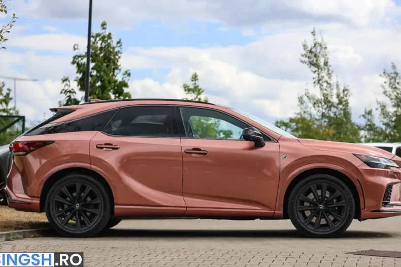 Lexus RX 500 din 2025 cu 371 km - oferta LEX249510 - foto 2