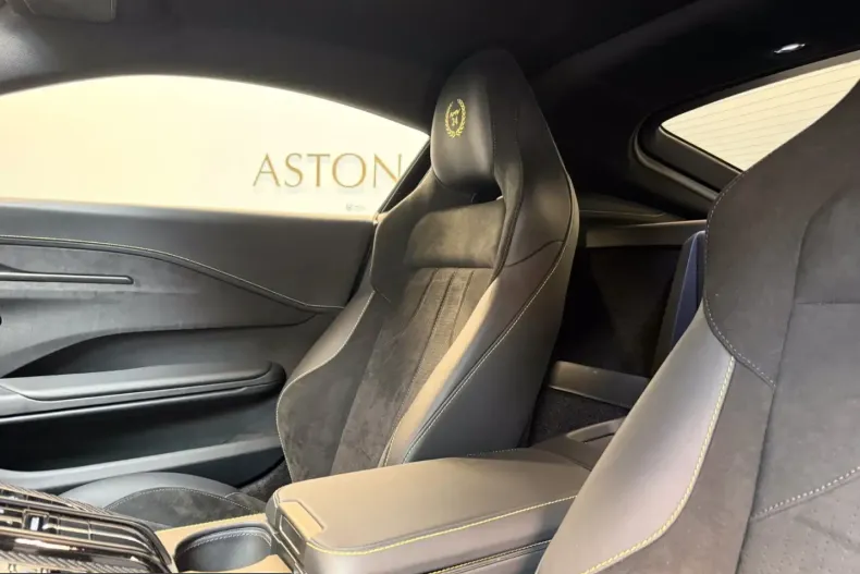 Aston Martin V8 Vantage din 2025 cu 2.477 km - oferta AST249519 - foto 24