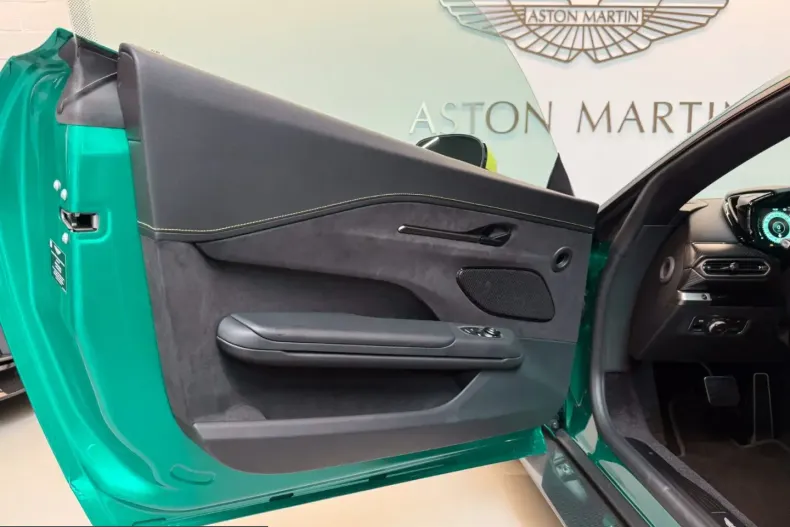 Aston Martin V8 Vantage din 2025 cu 2.477 km - oferta AST249519 - foto 27