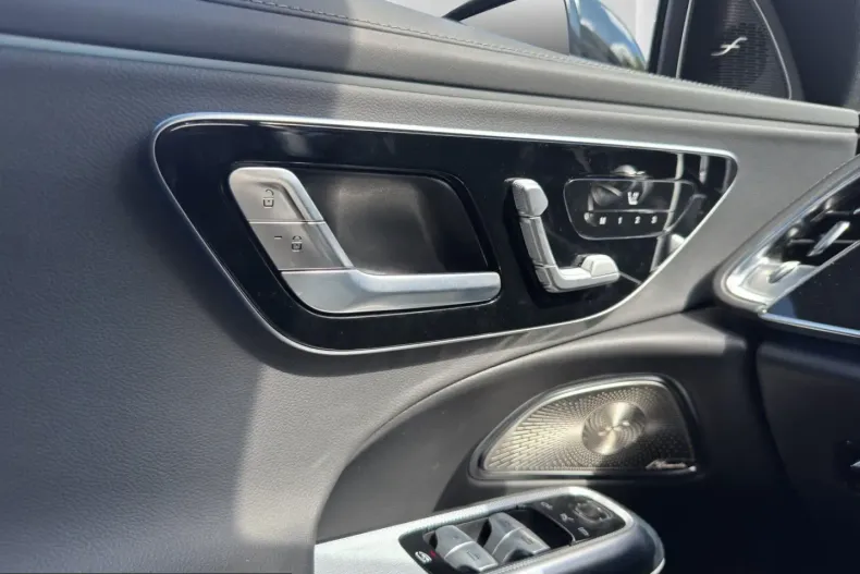 Mercedes-Benz E 220 (Clasa E) din 2025 cu 32.027 km - oferta MER249529 - foto 12