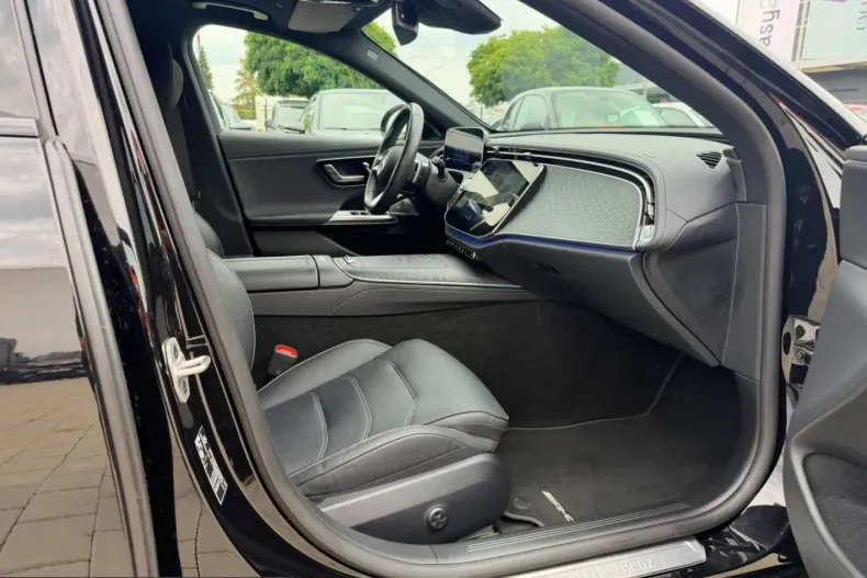 Mercedes-Benz E 220 (Clasa E) din 2025 cu 35.000 km - oferta MER249530 - foto 6