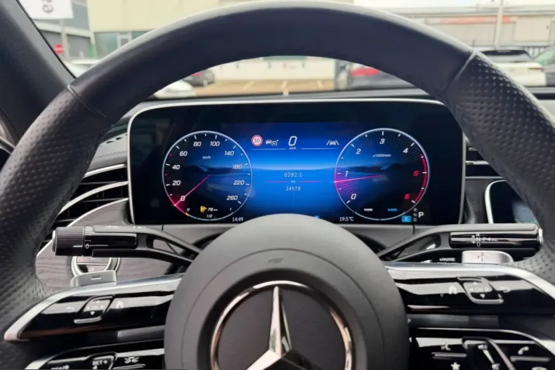 Mercedes-Benz E 220 (Clasa E) din 2025 cu 35.000 km - oferta MER249530 - foto 13
