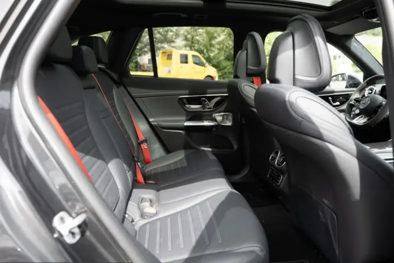 Mercedes-Benz GLC 43 AMG (Clasa GLC) din 2025 cu 15.733 km - oferta MER249546 - foto 5