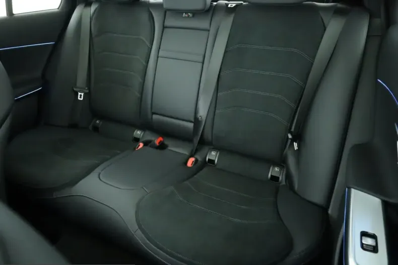 Mercedes-Benz E 220 (Clasa E) din 2025 cu 8.000 km - oferta MER249554 - foto 18