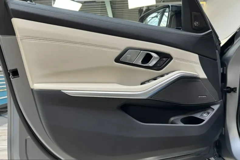 BMW M3 (Seria 3) din 2024 cu 34.190 km - oferta BMW249559 - foto 17